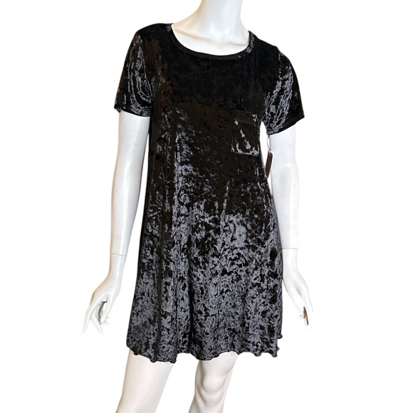 LuLaRoe Dresses & Skirts - NWT LuLaRoe Women’s Small Black Crushed Velvet Dress